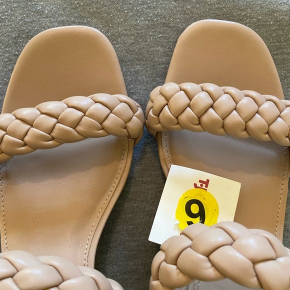 NWT Dolce Vita Short Block Heels - Picture 3 of 7